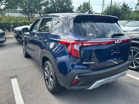 Certified 2026 Kia Seltos LX FWD image 5