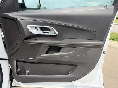 Used 2017 Chevrolet Equinox LT w/ Convenience Package FWD image 24