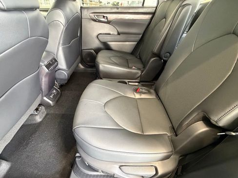 New 2026 Toyota Highlander Limited AWD/4WD image 30