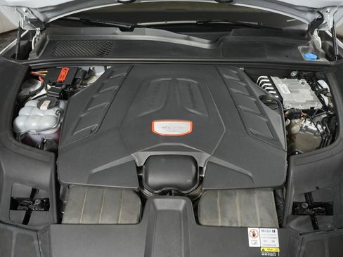 Certified 2023 Porsche Cayenne Turbo AWD/4WD image 44