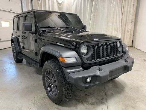 Used 2024 Jeep Wrangler Unlimited Sport AWD/4WD image 2
