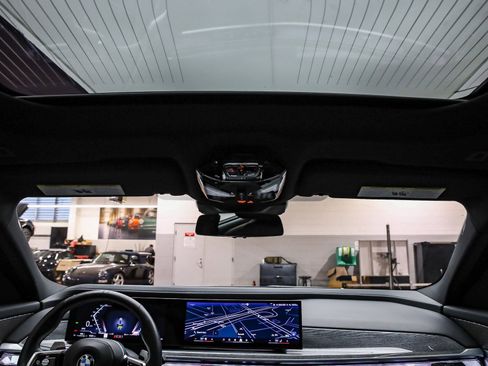 Certified 2023 BMW 760i xDrive w/ Parking Assistance Package image 17