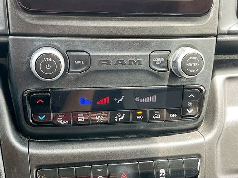 Used 2025 RAM ProMaster 2500 w/ Convenience Group FWD image 15