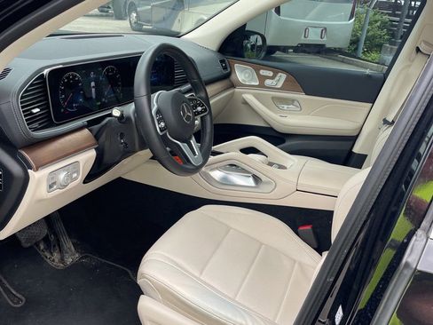 Used 2022 Mercedes-Benz GLS 450 4MATIC image 2