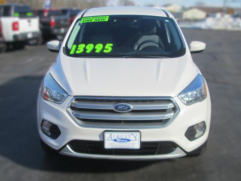 Used 2017 Ford Escape SE image 7