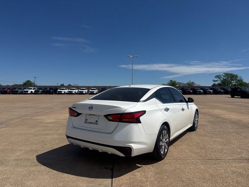 Certified 2025 Nissan Altima 2.5 S image 18