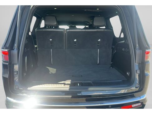 Used 2024 Jeep Wagoneer Series II w/ Flexible Seating Group AWD/4WD image 30