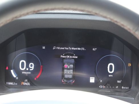Used 2025 Ford Explorer Active AWD/4WD image 12