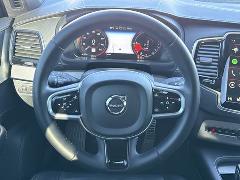 Used 2022 Volvo XC90 T8 R-Design w/ Advanced Package image 18