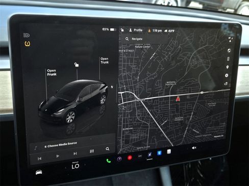 Used 2023 Tesla Model Y Long Range image 17