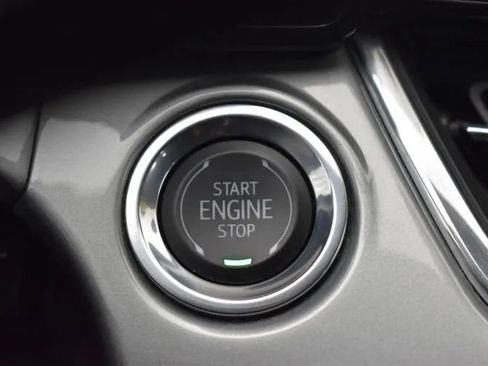 Used 2025 Chevrolet Trax LT w/ LT Convenience Package FWD image 27