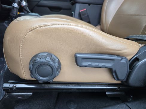 Used 2020 Jeep Gladiator Overland AWD/4WD image 28
