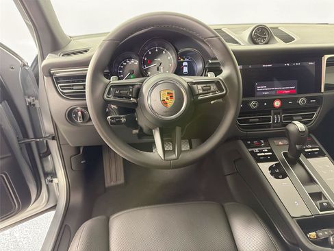 Certified 2026 Porsche Macan AWD/4WD image 18
