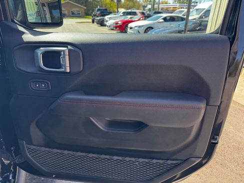 Used 2020 Jeep Gladiator Rubicon w/ Uconnect 4C Nav & Sound Group AWD/4WD image 25