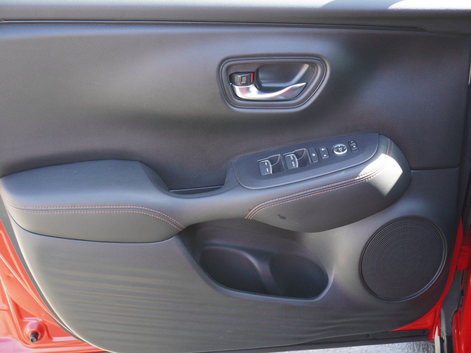 Used 2025 Honda HR-V Sport image 18