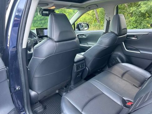 Used 2019 Toyota RAV4 Limited w/ Advanced Technology Package AWD/4WD image 27