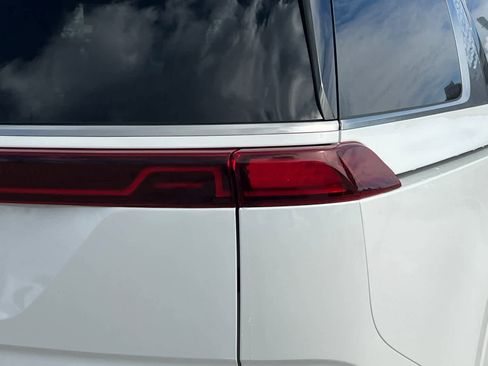 Used 2024 Kia Carnival SX Prestige image 15