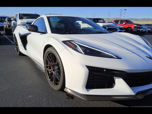 Used 2024 Chevrolet Corvette Z06 w/ Stealth Interior Trim Package RWD image 3