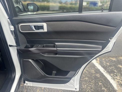 Used 2020 Ford Explorer XLT image 10
