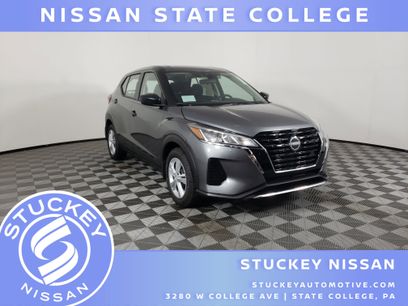 New 2025 Nissan Kicks Play S