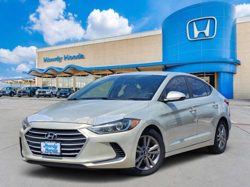 Used 2017 Hyundai Elantra SE FWD image 1