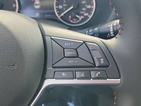 Used 2025 Nissan Sentra SR FWD image 21