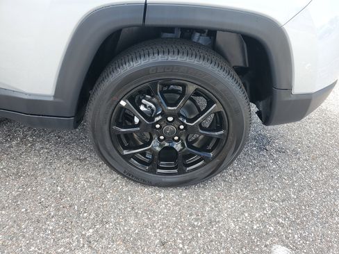 New 2026 Jeep Compass Latitude w/ Quick Order Package 29K image 9