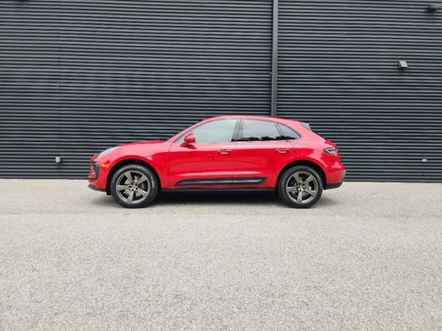New 2026 Porsche Macan image 2