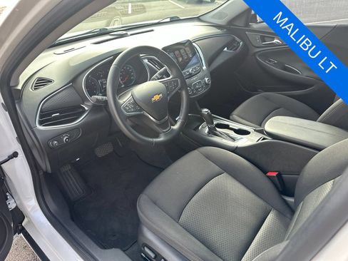 Used 2018 Chevrolet Malibu LT w/ Driver Confidence Package FWD image 14