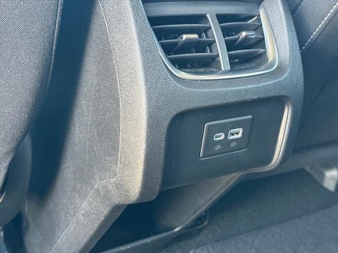 Used 2025 Chevrolet Blazer LT AWD/4WD image 10