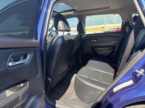 Used 2023 Nissan Rogue SL w/ SL Premium Package image 21