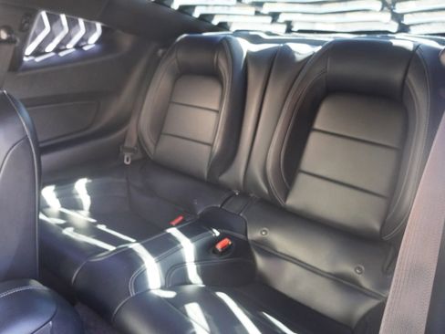 Used 2015 Ford Mustang GT Premium image 40