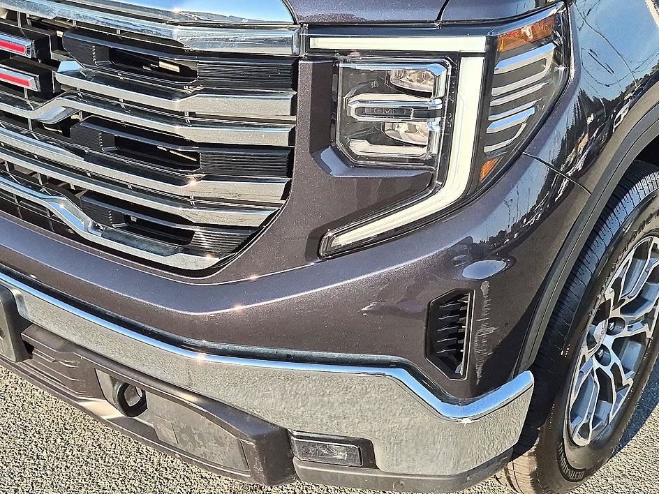 Used 2025 GMC Sierra 1500 SLT AWD/4WD image 9