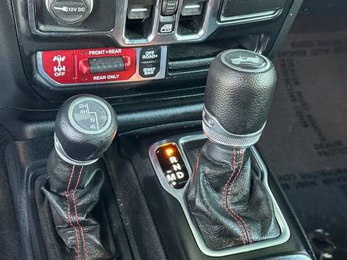 Used 2023 Jeep Wrangler Unlimited Rubicon image 24