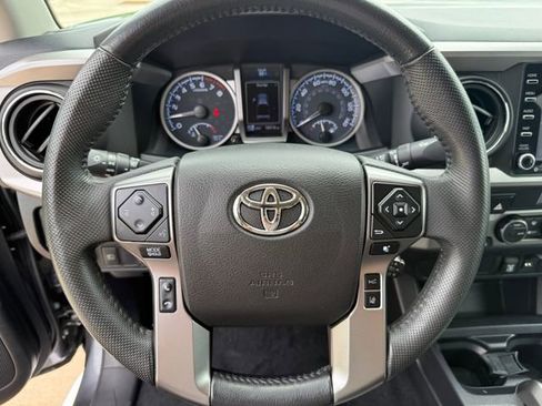 Used 2021 Toyota Tacoma SR5 RWD image 13