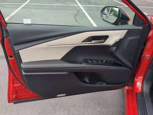 Used 2025 Toyota Camry XLE image 14