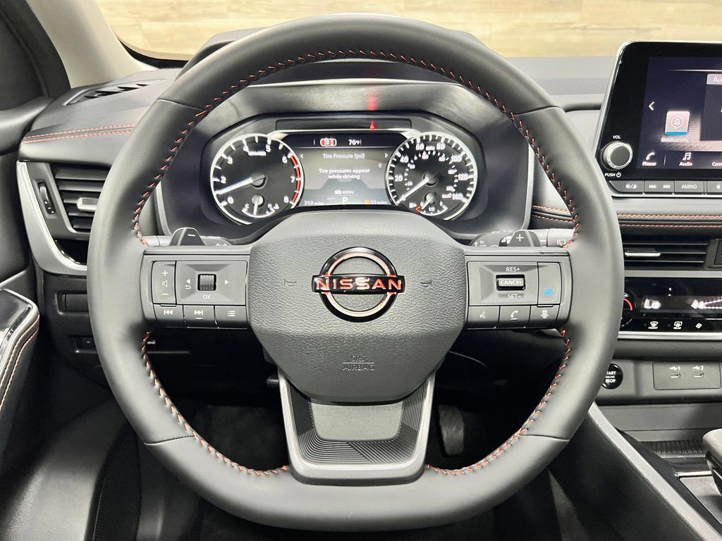 Used 2026 Nissan Rogue SV AWD/4WD image 4