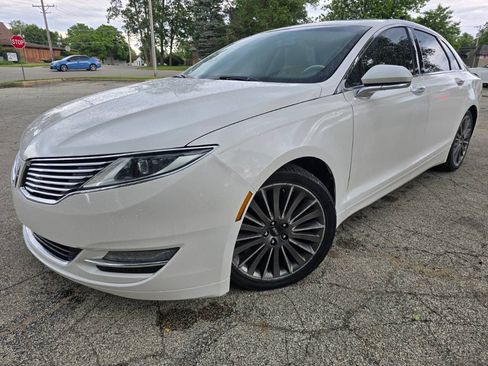 Used 2013 Lincoln MKZ FWD image 1