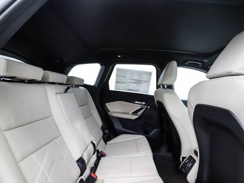 Used 2025 BMW X1 xDrive28i w/ Technology Package image 25