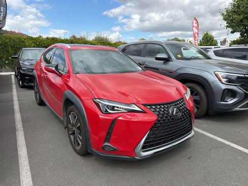 Used 2019 Lexus UX 200 w/ Accessory Package FWD image 2