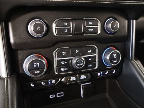 Used 2023 Chevrolet Tahoe Premier AWD/4WD image 7