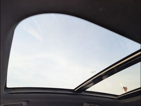 Used 2020 Lincoln Nautilus Reserve w/ Equipment Group 202A image 9