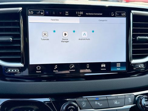 Used 2026 Chrysler Pacifica Select image 14