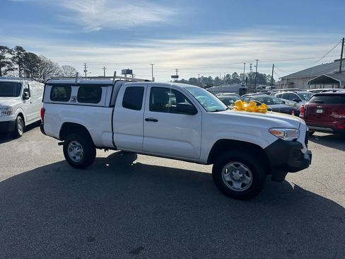 Used 2021 Toyota Tacoma SR image 9
