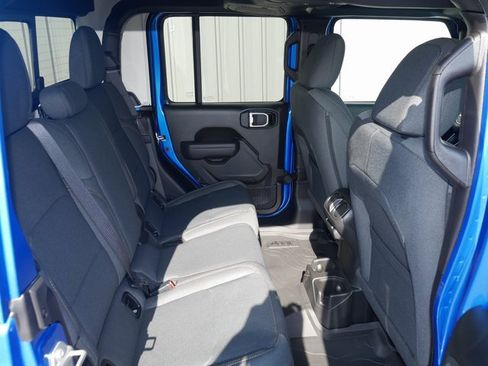 New 2025 Jeep Gladiator Sport image 19