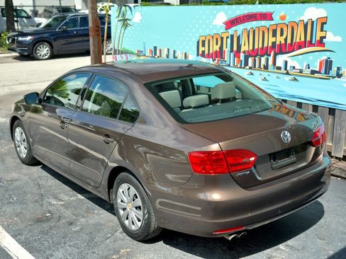 Used 2014 Volkswagen Jetta S image 5