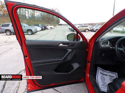 Used 2019 Volkswagen Tiguan SE image 21