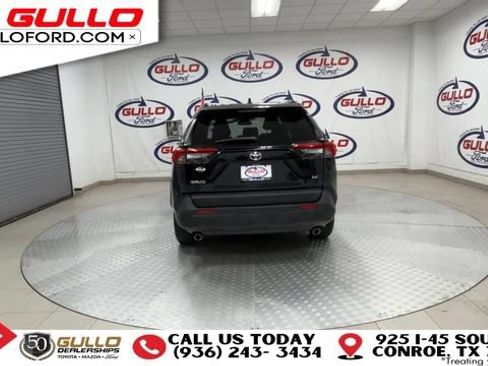 Used 2019 Toyota RAV4 LE FWD image 7