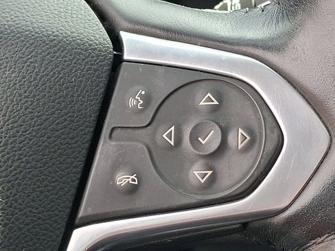 Used 2021 Chevrolet Traverse RS AWD/4WD image 24