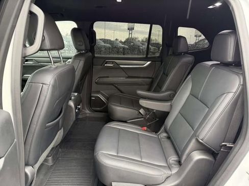Used 2024 GMC Acadia Elevation w/ Trailering Package AWD/4WD image 14